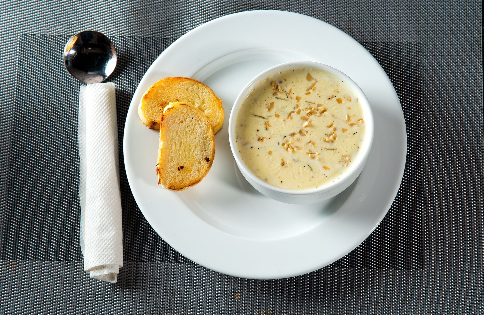 Bowl of Chowder with bread