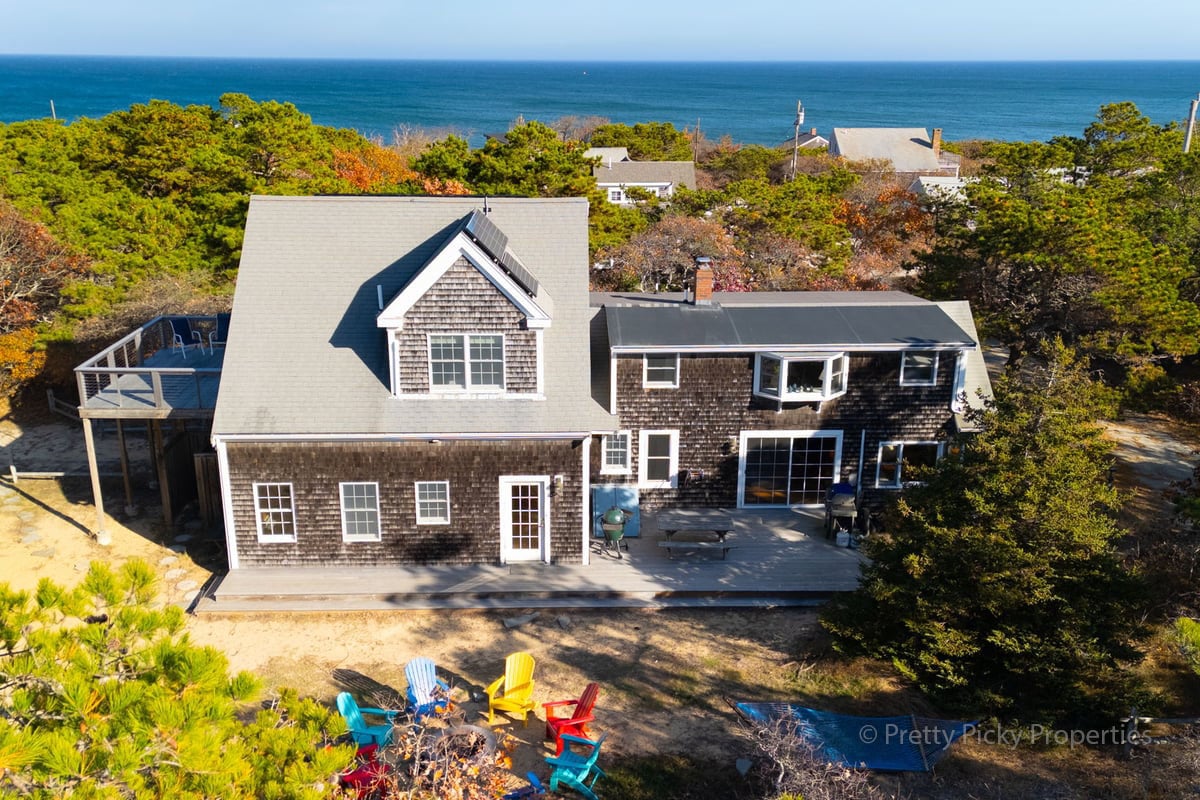 Book our New Year's Vacation House Rentals in Cape Cod MA | Pretty Picky